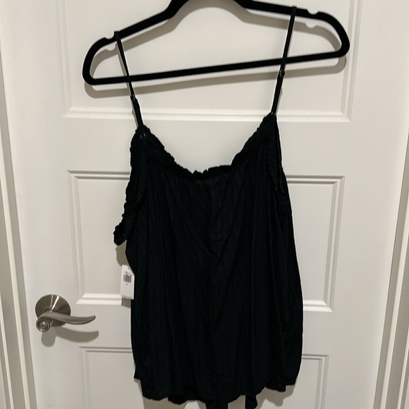 NWT XL old navy tank top black dressy adjustable straps brand new - Picture 5 of 5